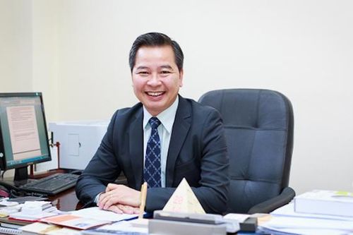 Hiệu trưởng Đại học Khoa học Xã hội và Nhân văn Hà Nội xin từ chức