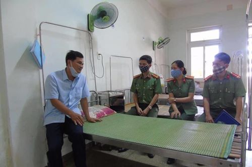 Bắt kẻ ngáo đá tấn công đại úy công an bị thương
