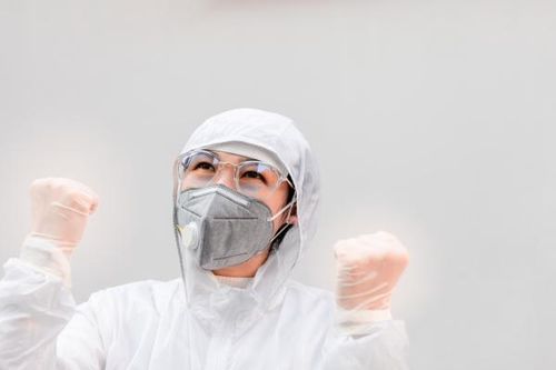 AIA Việt Nam hỗ trợ tài chính cho 100% nhân viên y tế mắc COVID-19
