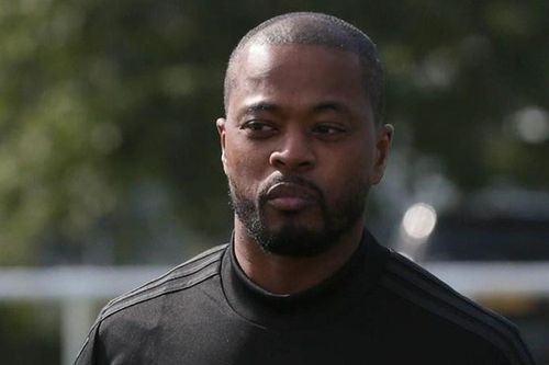 Evra: 'Một số người đang phá hoại Man Utd'