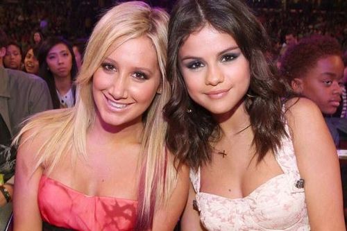 Cuộc sống kín tiếng của sao Disney Ashley Tisdale