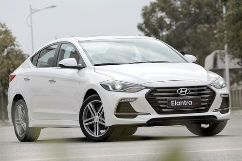 Bản cập nhật phần mềm của Hyundai Elantra tại VN gây tranh cãi