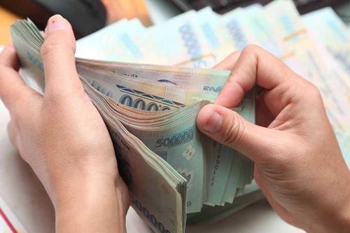 Lừa đảo hơn 5 tỷ, nhân viên trung tâm y tế bị bắt
