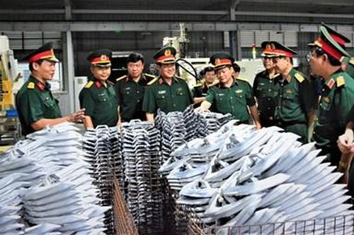 Thượng tướng Bế Xuân Trường thăm và làm việc tại Nhà máy Z131
