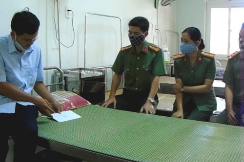Khống chế 'ngáo đá', một Phó trưởng CAX bị thương
