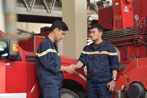 'Lửa ấm': Bức tranh chân thực, sinh động về những người lính cứu hỏa Việt