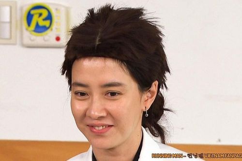 'Mợ Ngố' Song Ji Hyo bị la ó vì mặc xấu trong Running Man