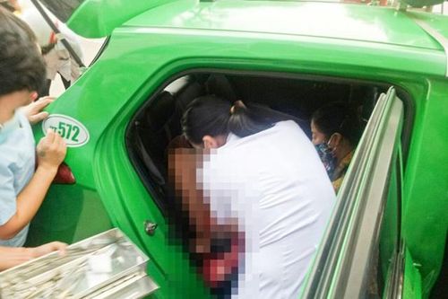 Tài xế taxi đỡ đẻ cho sản phụ chuyển dạ trên đường đến bệnh viện