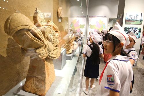 Thăm bảo tàng 'hoành tráng' vừa khánh thành chào mừng ĐH Đảng bộ tỉnh Yên Bái