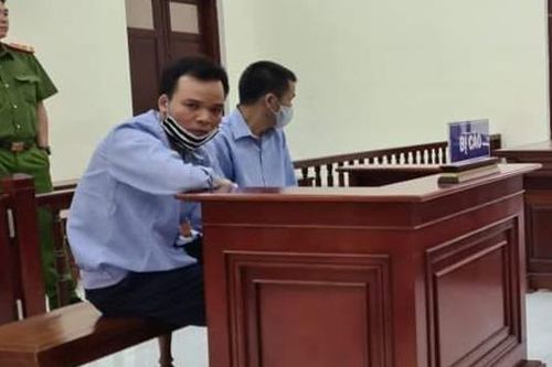 Mâu thuẫn gia đình, vác dao truy sát vợ và mẹ vợ
