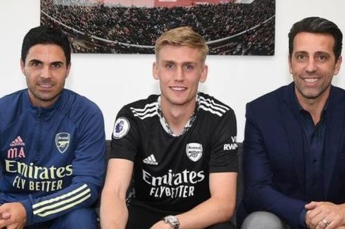 Arsenal công bố hợp đồng mới, giá rẻ khó tin