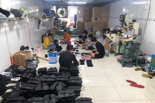 Lại phát hiện cơ sở làm giả sản phẩm nhãn hiệu Adidas