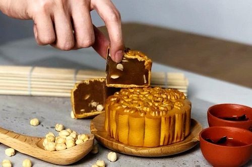 Bạn đã biết cách ăn bánh Trung Thu như thế nào cho đúng?