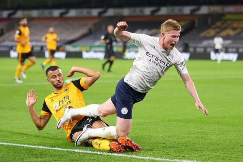 Á quân Man City ra quân đại thắng