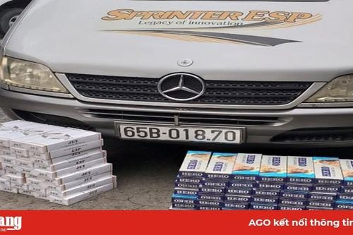 Ôtô khách vận chuyển gần 1.600 bao thuốc lá lậu