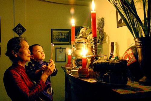 Phong tục thờ cúng tổ tiên : Cầu nối đưa đạo Phật đi vào lòng dân Việt