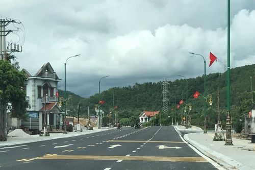 Uông Bí (Quảng Ninh): Con đường 'tơ lụa' bừng sáng vùng Yên Tử