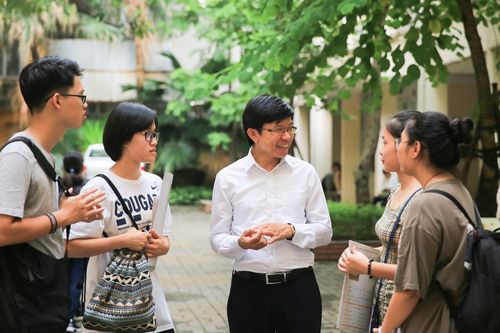 Hiệu trưởng từ chức, ai sẽ điều hành Đại học Khoa học Xã hội và Nhân văn Hà Nội?