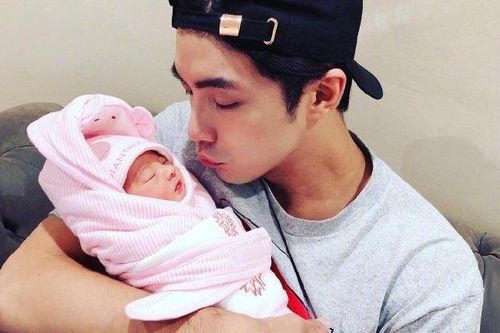 Chỉ vì không muốn con thuộc cung Xử Nữ, Hạ Quân Tường ép vợ sinh non trước 2 tuần