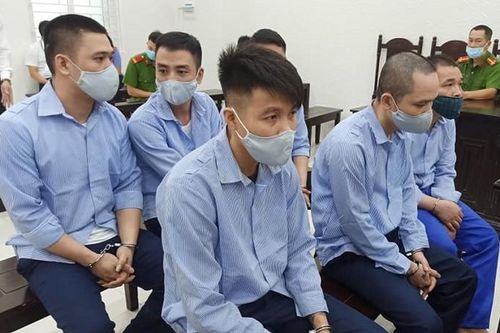 Bị đánh đập, cướp tài sản vì 'mượn' bạn gái người khác đi chơi... quá lâu