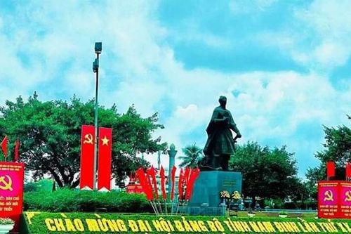 Nam Định 'thay áo mới' chào mừng Đại hội Đảng bộ tỉnh