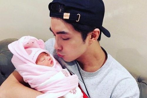 Hạ Quân Tường bị chỉ trích khi ép vợ sinh con sớm 2 tuần