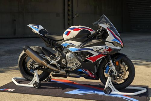 BMW M 1000 RR 2021 được ra mắt