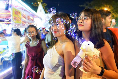 Hà Nội cấm xe 5 tuyến phố để phục vụ lễ hội Trung Thu