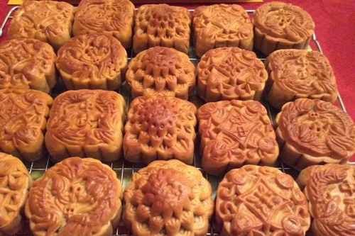 Bánh Trung thu đồng loạt giảm giá