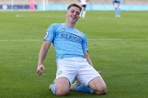 Con trai 'huyền thoại ném biên' Rory Delap sắp ra mắt đội một Man City