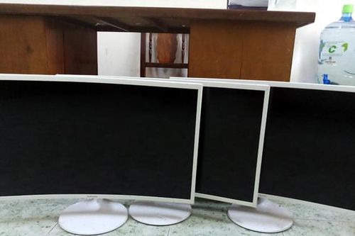Máy tính tìm chủ