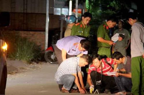 Ăn nhậu sau lễ ăn hỏi, thanh niên dùng dao đâm chết bạn