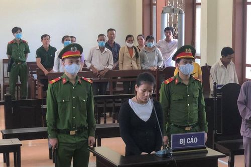 Lãnh án 7 năm tù vì đâm chết bạn trai