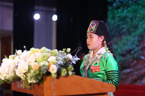 Cô giáo mầm non với những ước mơ giản dị cho trẻ H'Mông