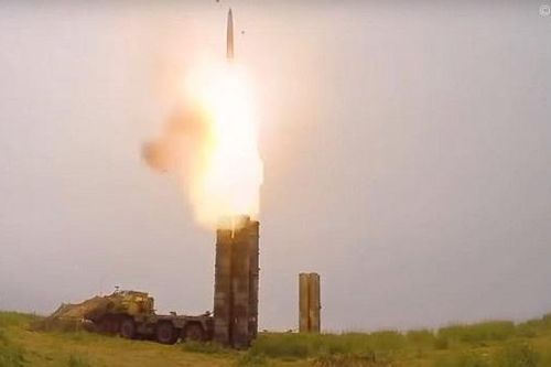 Xem 'rồng lửa' S-400 sẵn sàng đối 'địch'