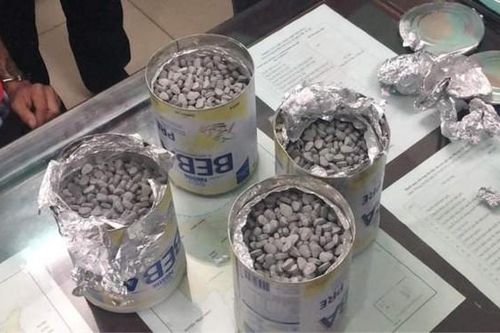 Bắt giữ đối tượng vận chuyển 20.000 viên thuốc lắc từ nước ngoài về Việt Nam tiêu thụ