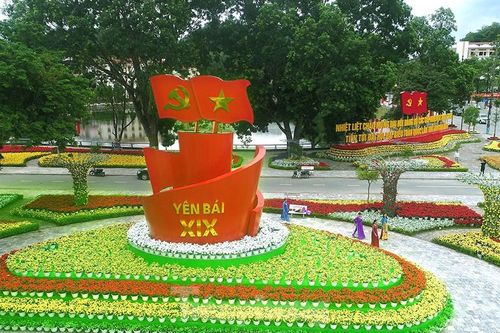 Thành phố Yên Bái lộng lẫy cờ hoa chào mừng Đại hội Đảng