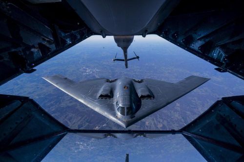 Nga vừa khoe kỷ lục bay của Tu-160, Mỹ dằn mặt bằng loạt kỷ lục 'khủng' hơn