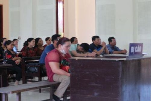 Người phụ nữ tàn tật 'nổ' là cán bộ Sở Nội vụ để lừa chạy việc