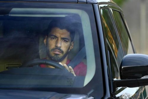 Luis Suarez khóc chia tay Messi và Barca, sang Atletico Madrid
