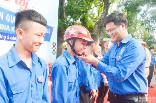 Nghệ An sôi nổi ngày hội 'Đoàn Thanh niên với an toàn giao thông'
