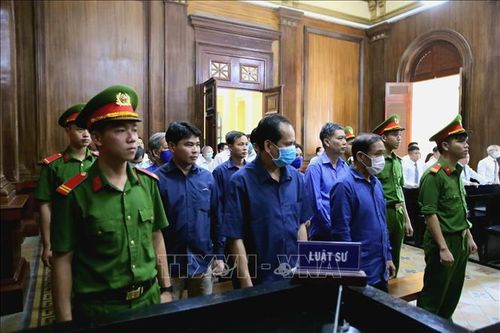 Xét xử vụ án tham ô tài sản tại Công ty Lương thực Trà Vinh và Vinafood 2
