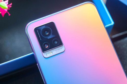 Cận cảnh Vivo V20 Pro: Chip S765G, RAM 8 GB, 5 camera, sạc 33W, giá hấp dẫn