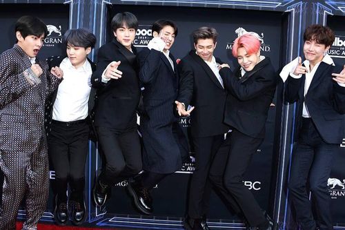 Đề cử Billboard Music Awards 2020: BTS, EXO đấu chọi trực diện cùng Ariana Grande và Billie Eilish