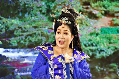 NSND Hồng Vân gây bất ngờ với giọng ca 'cực đỉnh', lưu giữ kỉ niệm tình yêu với chồng