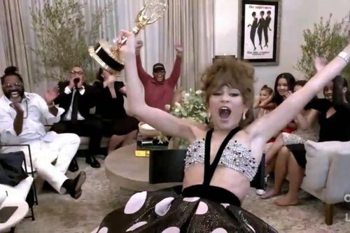 Những khoảnh khắc của Zendaya khi giành giải Emmy lịch sử và tiết lộ về phần mới của bộ phim 'Euphoria'