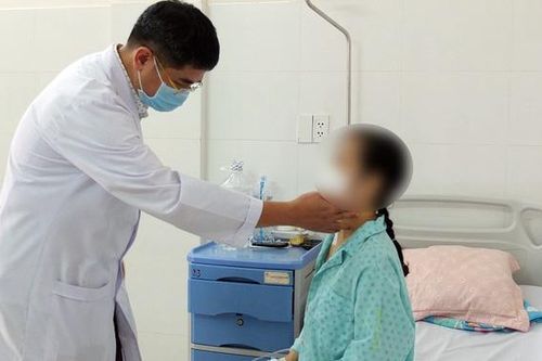 Xóa nỗi ám ảnh vết sẹo mổ ở cổ cho nữ bệnh nhân bướu giáp