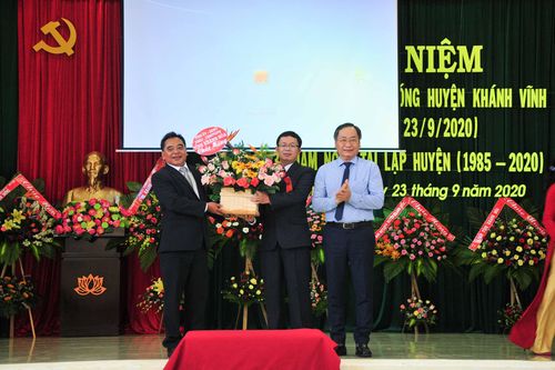 Khánh Vĩnh kỷ niệm 60 năm Ngày giải phóng và 35 năm Ngày tái lập huyện