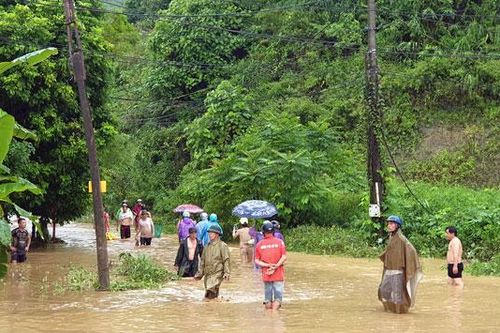 Mưa lớn gây lũ, lụt tại một số địa phương trong tỉnh