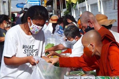 Thái Lan : Vị Ni sư đồng hành cùng người nghèo trong dịch bệnh